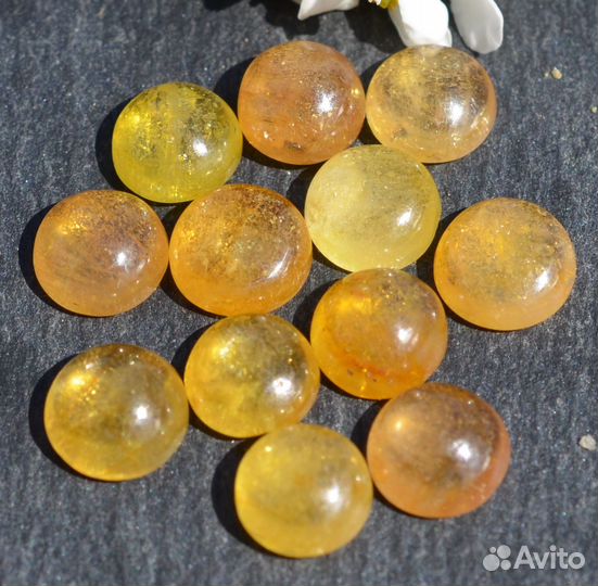 Сапфир желтый природный, кабошон 6.6 - 7.2 мм