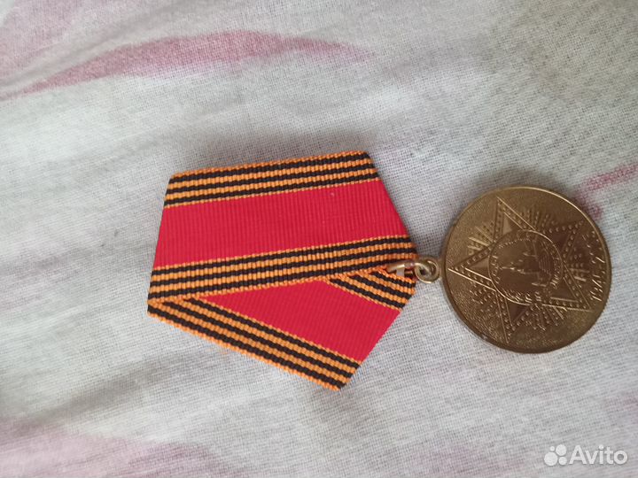 Продам настоящие медали
