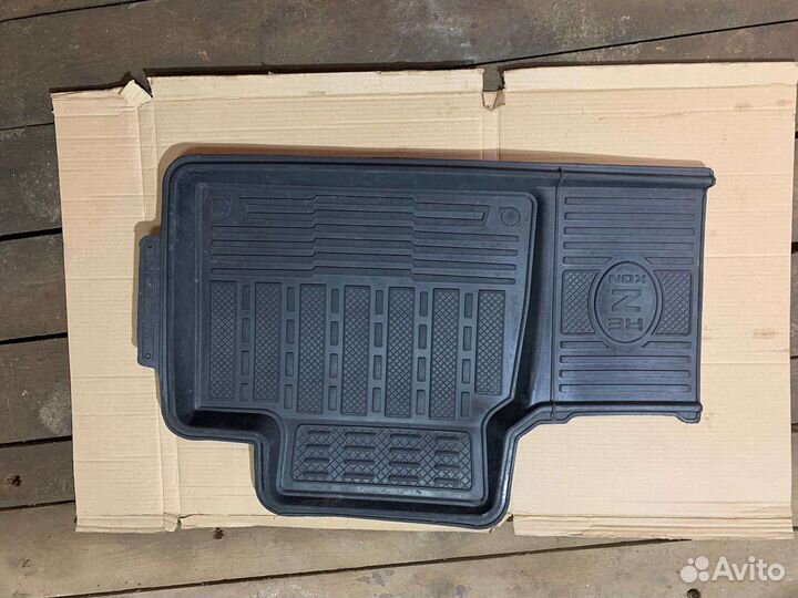 Продам комплект ковриков Тойота Королла 180