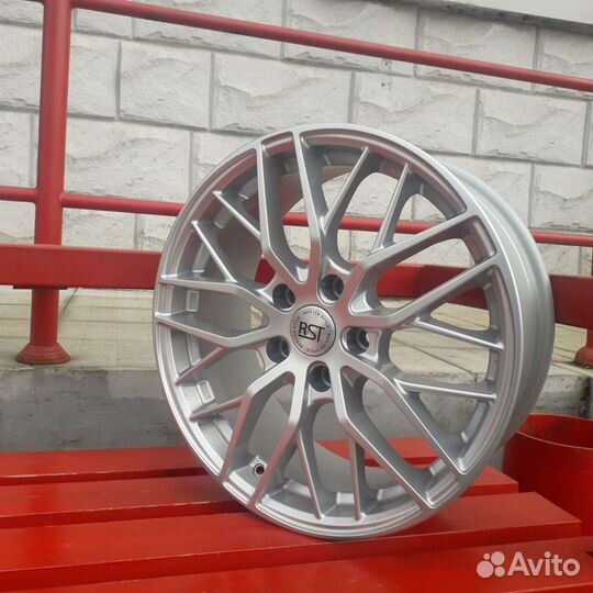 Диск литой R17 7.5 5*114.3 ET52 d67.1 silver