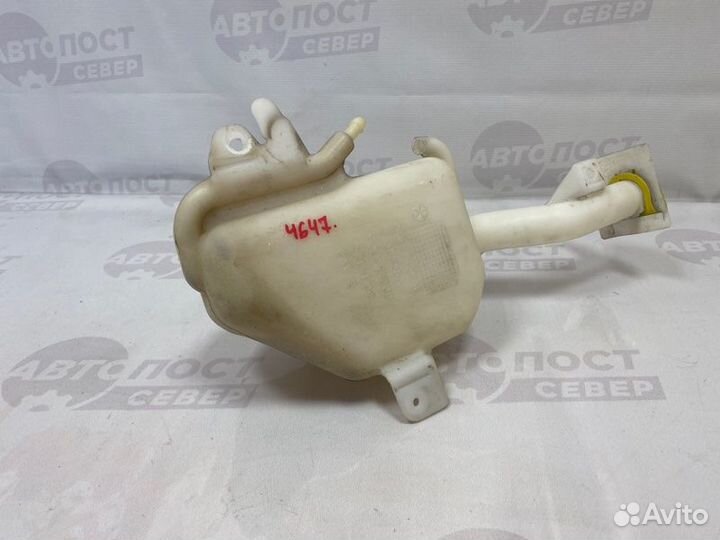 Бачок стеклоомывателя Chrysler Voyager 3.3L V6