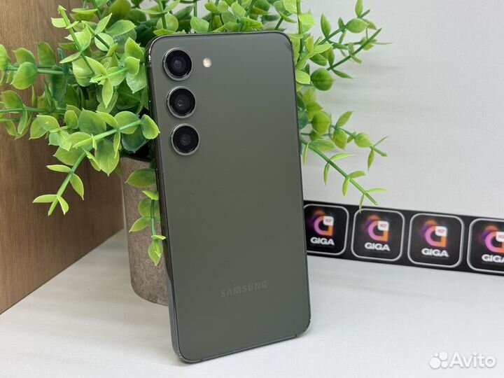 Samsung Galaxy S23, 8/256 ГБ