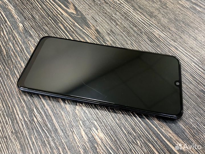 Samsung Galaxy A50, 4/64 ГБ