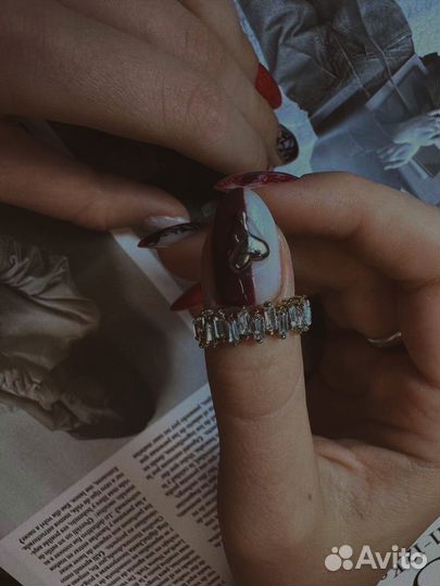 Модель на ногти