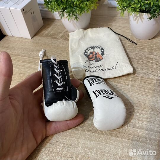 Боксерские перчатки