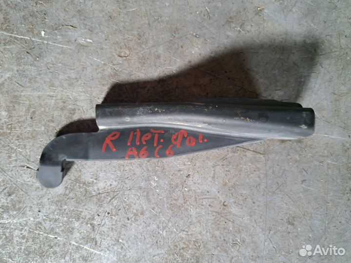 Накладка петля багажника Audi A6 C6