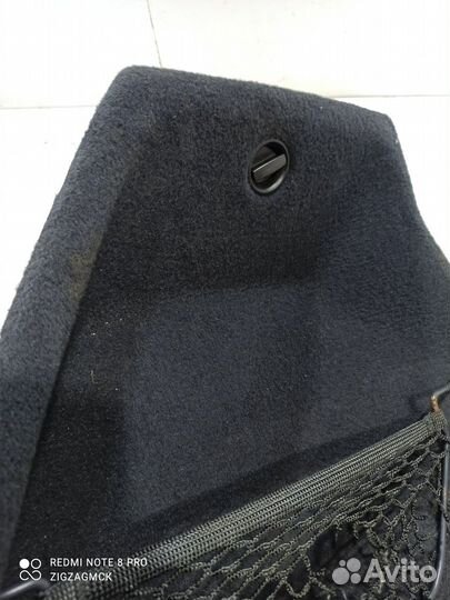 Накладка багажника (задняя левая)