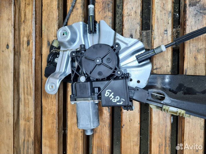 Стеклоподъемник правый Opel Astra J 2012 13349958