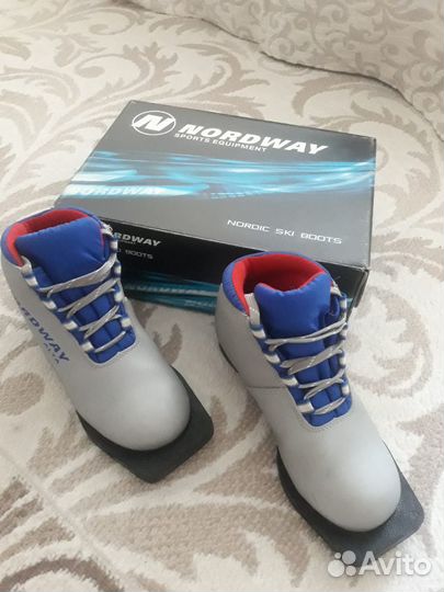 Лыжные ботинки