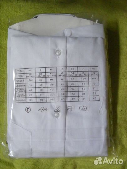 Рубашка белая детская марк.12 (152-158). Вешалки