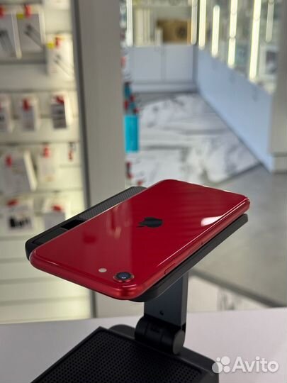 iPhone SE (2020), 64 ГБ