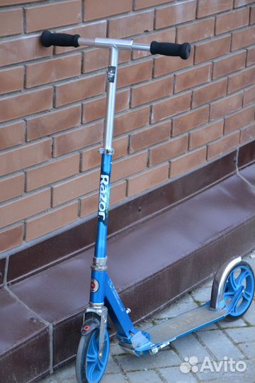 Самокат razor