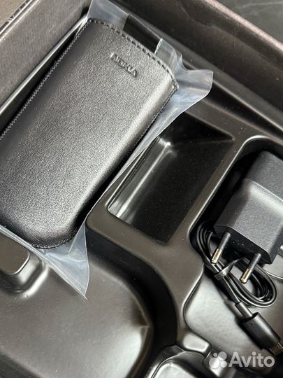 Nokia 8800 Carbon Arte, 4/4 ГБ