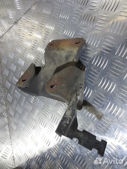 Кронштейн опоры двс Mercedes-Benz A5412230704