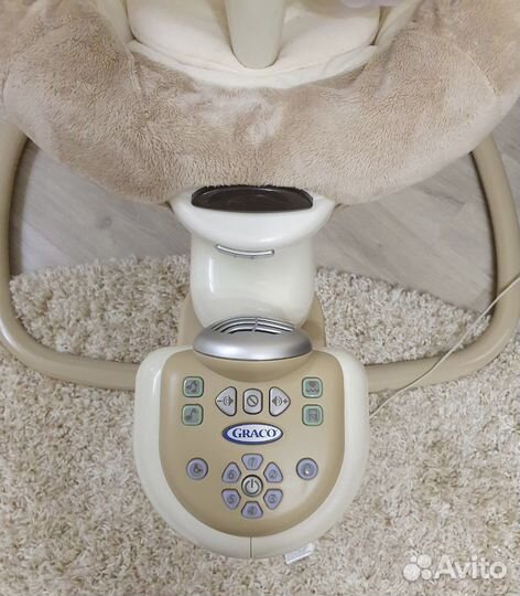 Укачивающий центр Graco Sweetpeace