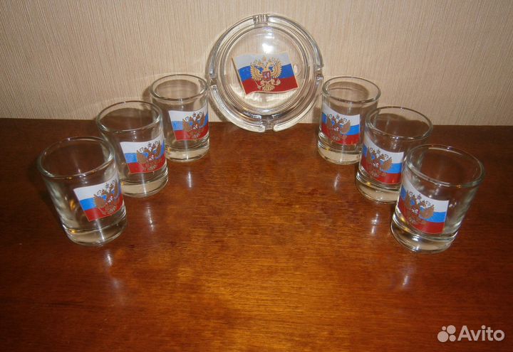 Подарочный набор пепельница и 6 стопок новый