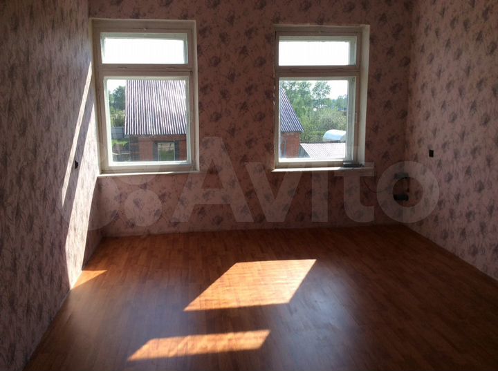 Коттедж 355 м² на участке 16 сот.