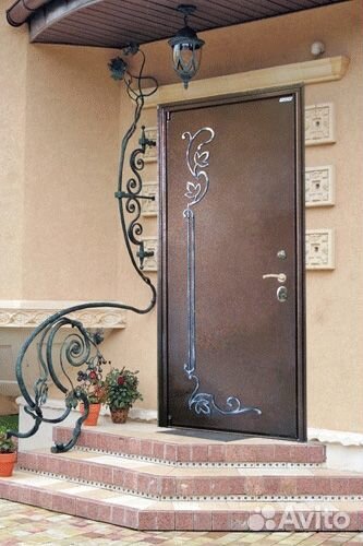 Дверь входная стальная с ковкой