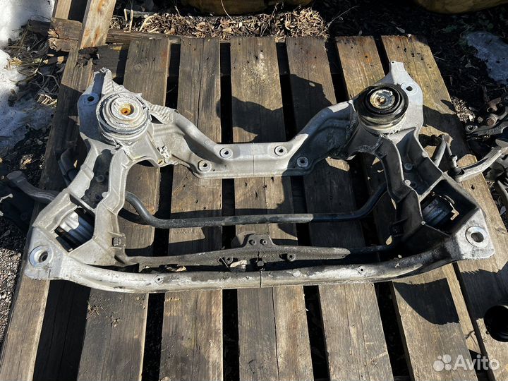 Передний подрамник Mercedes W209 CLK500