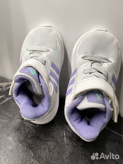 Кроссовки adidas 19 размер