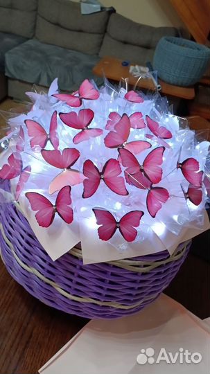 Светящийся букет из бабочек