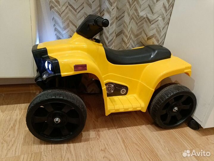 Электрическая машинка для детей