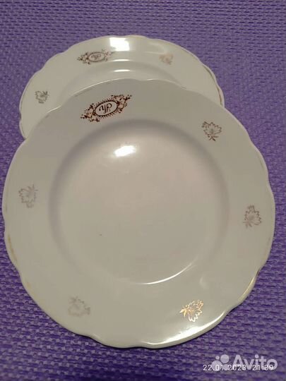 Советская фарфоровая тарелка 