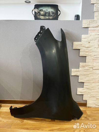 Крыло переднее пластиковое Toyota LC200