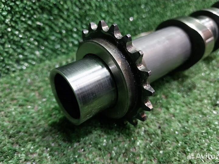 Распредвал впускной правый Land Rover Discovery 3