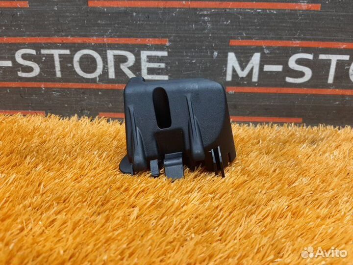 Кронштейн обшивки Mercedes-Benz S-Class W221