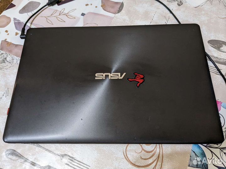 Ноутбук asus x550cc