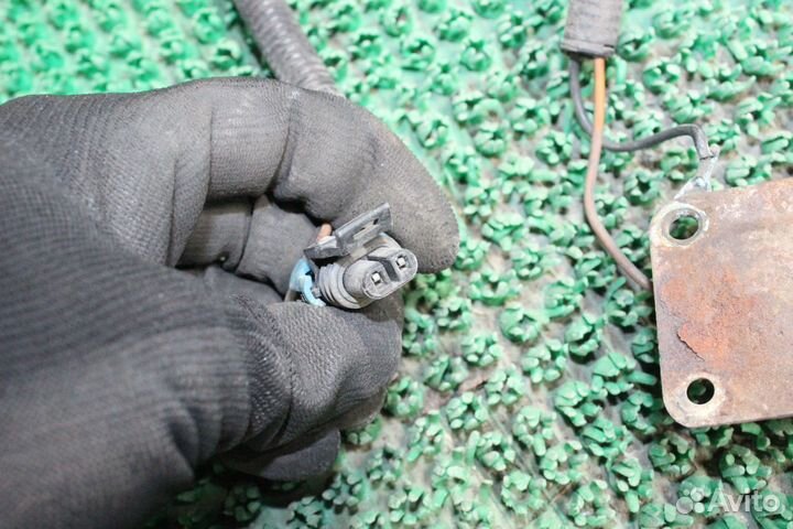 Фонарик подкапотный Chevrolet Suburban GMT400