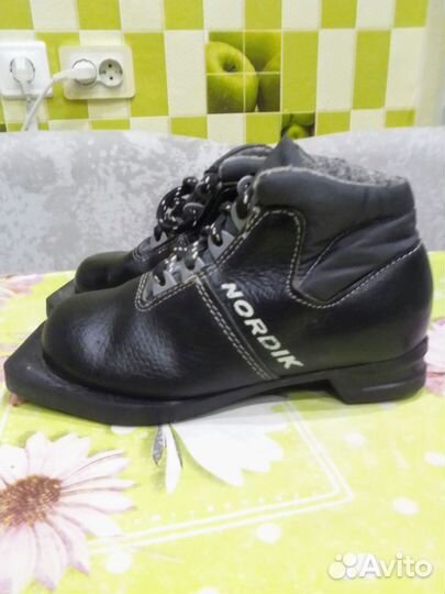 Лыжные ботинки детские 31 размер