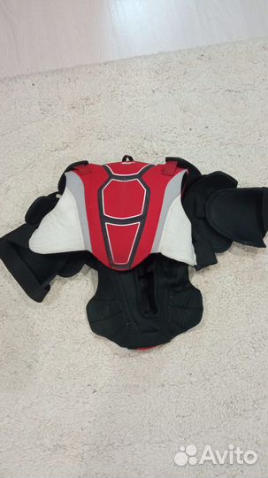 Нагрудник хоккейный CCM