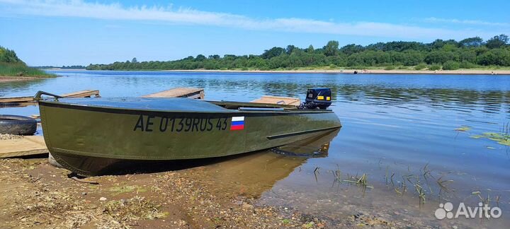 Лодка с мотором
