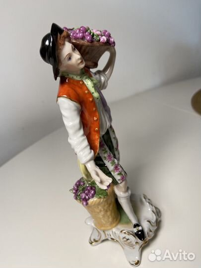 Фарфоровая статуэтка Сборщик винограда Германия