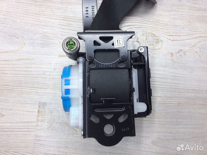 Ремень безопасности с пиропатроном передний правый