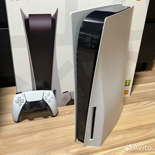PlayStation 5 (1216A) + Подписка Deluxe