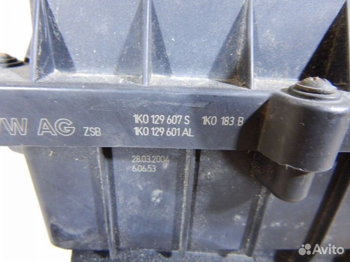 Корпус воздушного фильтра Vw Touran