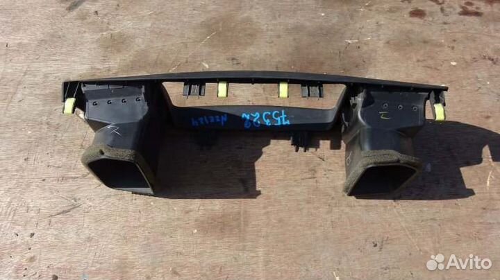 Рамка магнитофона Toyota Allex NZE124 1NZ-FE