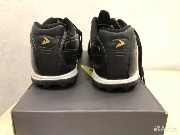 Бутсы многошиповки сороконожки Demix