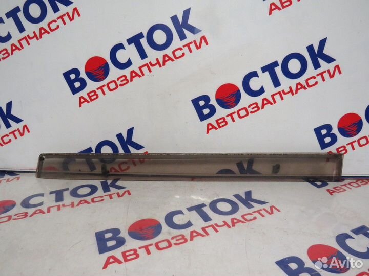 Ветровик Зад Право toyota IST NCP65