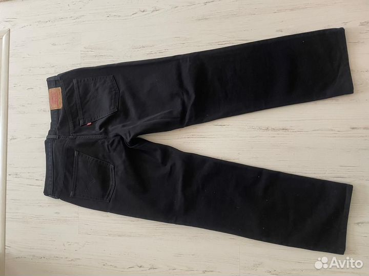 Джинсы levis 630 черные новые