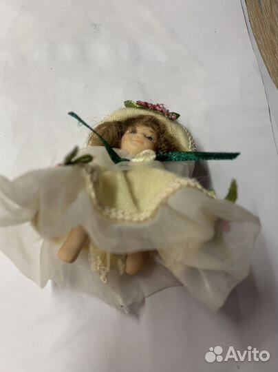 Кукла фарфоровая коллекционная