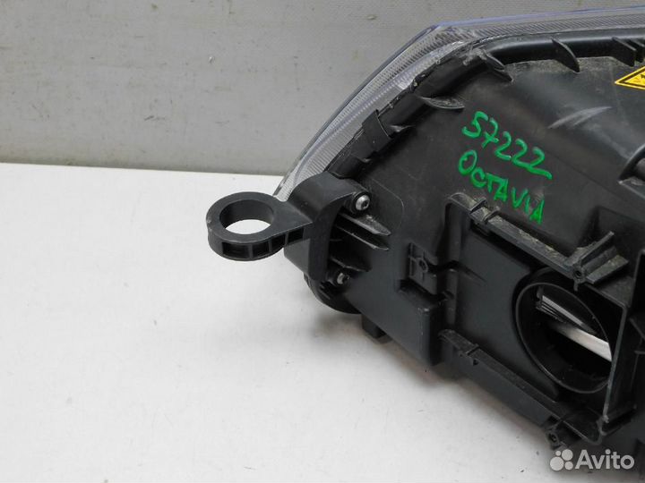 Фара правая Skoda Octavia