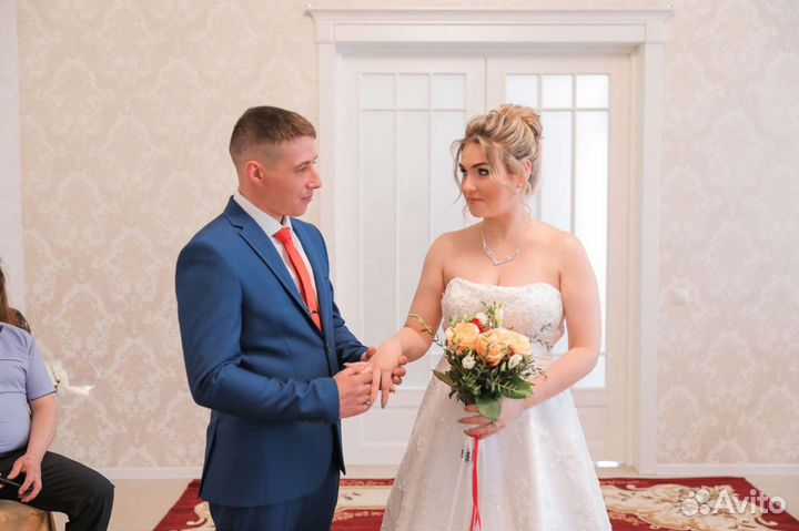 Свадебное платье