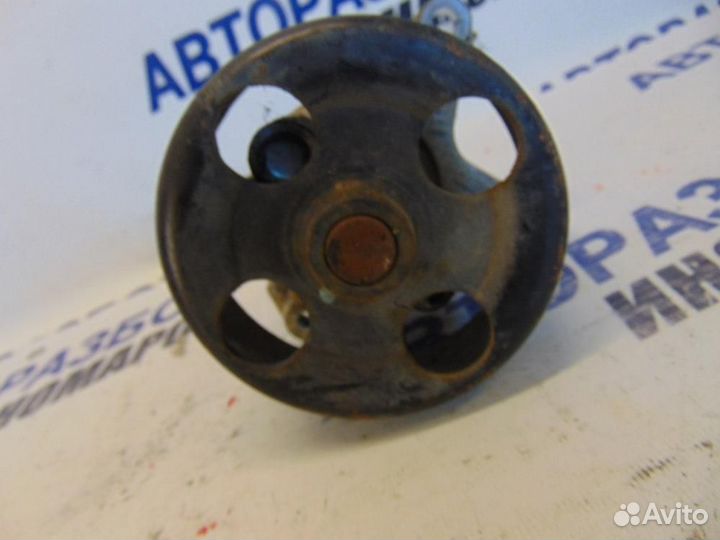 Насос водяной для Nissan Tiida 1 2004-2014г