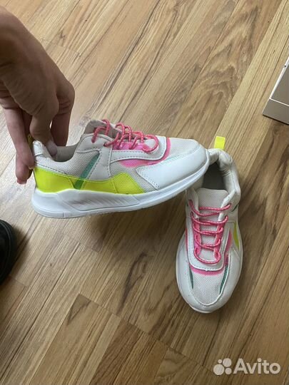 Кроссовки для девочки