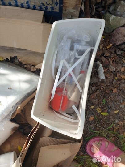 Унитаз с бачком новый