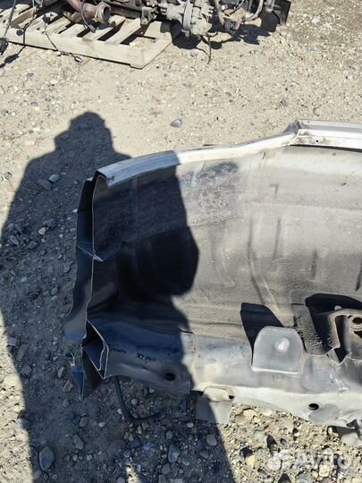 Крыло левое заднее Mitsubishi Pajero 4 2010 год (W